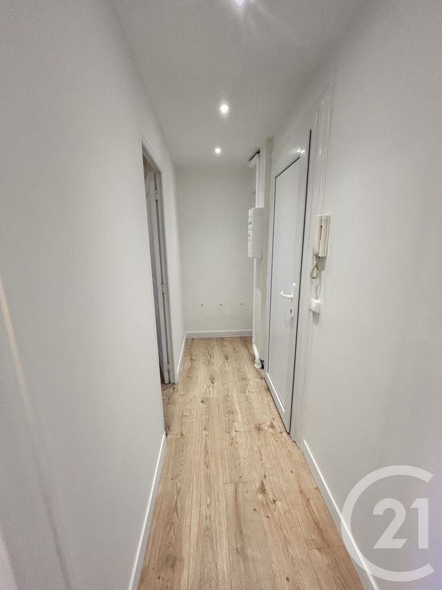 Appartement F3 &agrave; louer - 3 pi&egrave;ces - 44,15 m2 - Lisieux - 14 - BASSE-NORMANDIE