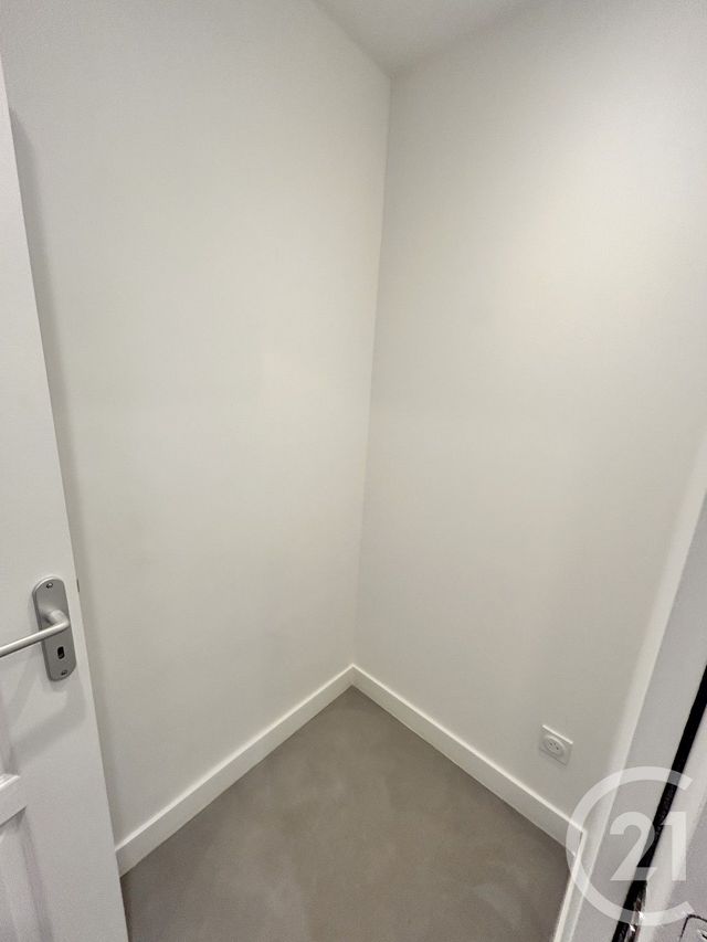 Appartement F3 &agrave; louer - 3 pi&egrave;ces - 44,15 m2 - Lisieux - 14 - BASSE-NORMANDIE