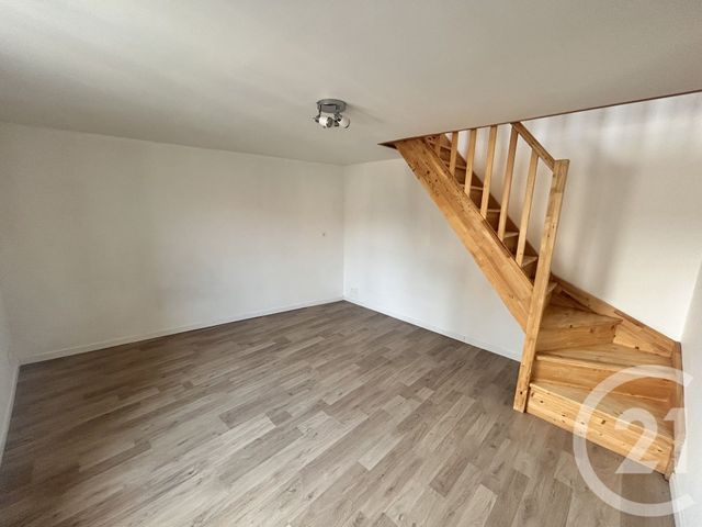 Maison &agrave; louer - 3 pi&egrave;ces - 45,80 m2 - St Desir - 14 - BASSE-NORMANDIE