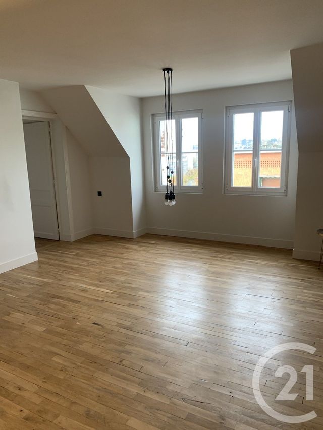Appartement F4 &agrave; louer - 4 pi&egrave;ces - 100,56 m2 - Lisieux - 14 - BASSE-NORMANDIE