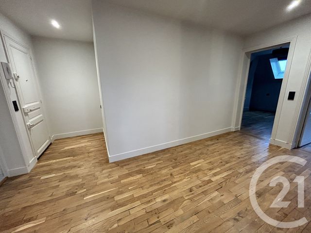 Appartement F4 &agrave; louer - 4 pi&egrave;ces - 100,56 m2 - Lisieux - 14 - BASSE-NORMANDIE