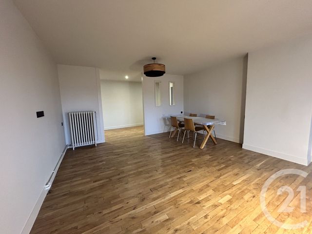 Appartement F4 &agrave; louer - 4 pi&egrave;ces - 100,56 m2 - Lisieux - 14 - BASSE-NORMANDIE