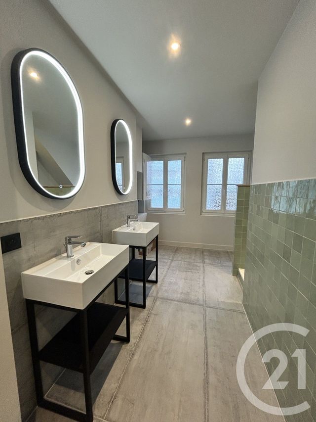 Appartement F4 &agrave; louer - 4 pi&egrave;ces - 100,56 m2 - Lisieux - 14 - BASSE-NORMANDIE