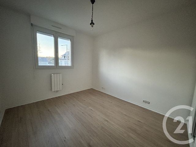 Appartement F2 &agrave; louer - 2 pi&egrave;ces - 46,40 m2 - Lisieux - 14 - BASSE-NORMANDIE