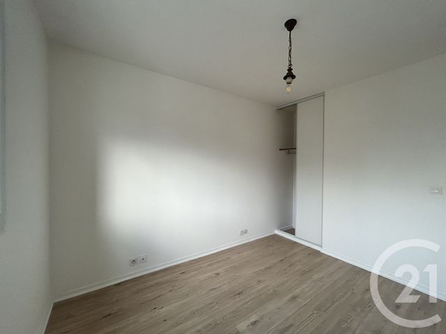 Appartement F2 &agrave; louer - 2 pi&egrave;ces - 46,40 m2 - Lisieux - 14 - BASSE-NORMANDIE