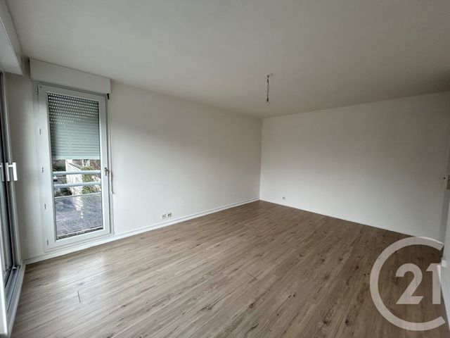 Appartement F2 &agrave; louer - 2 pi&egrave;ces - 46,40 m2 - Lisieux - 14 - BASSE-NORMANDIE