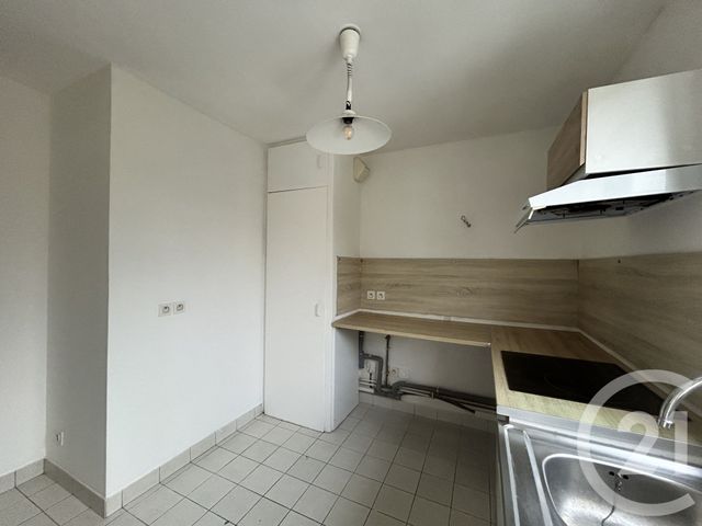 Appartement F2 &agrave; louer - 2 pi&egrave;ces - 46,40 m2 - Lisieux - 14 - BASSE-NORMANDIE