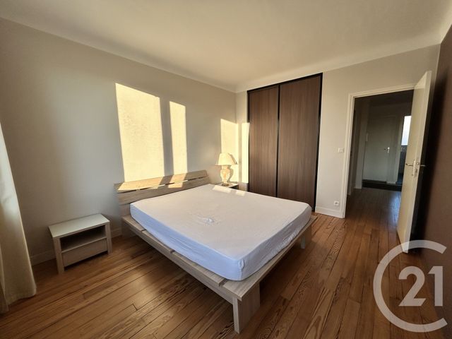 Appartement F2 &agrave; louer - 2 pi&egrave;ces - 55,10 m2 - Lisieux - 14 - BASSE-NORMANDIE