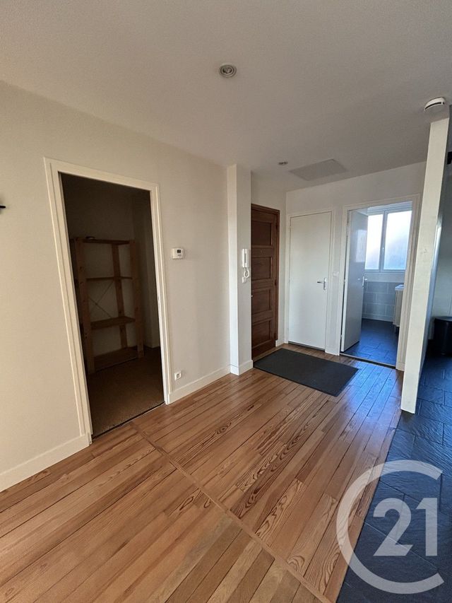Appartement F2 &agrave; louer - 2 pi&egrave;ces - 55,10 m2 - Lisieux - 14 - BASSE-NORMANDIE