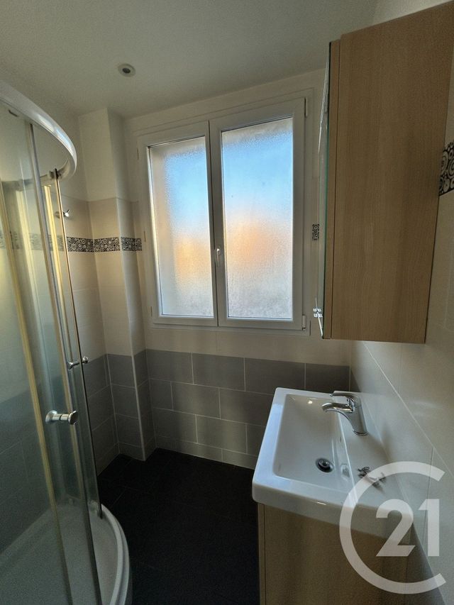 Appartement F2 &agrave; louer - 2 pi&egrave;ces - 55,10 m2 - Lisieux - 14 - BASSE-NORMANDIE