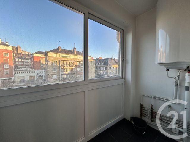 Appartement F2 &agrave; louer - 2 pi&egrave;ces - 55,10 m2 - Lisieux - 14 - BASSE-NORMANDIE