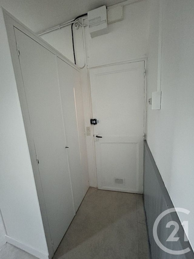 Appartement F2 &agrave; louer - 2 pi&egrave;ces - 33,36 m2 - Lisieux - 14 - BASSE-NORMANDIE