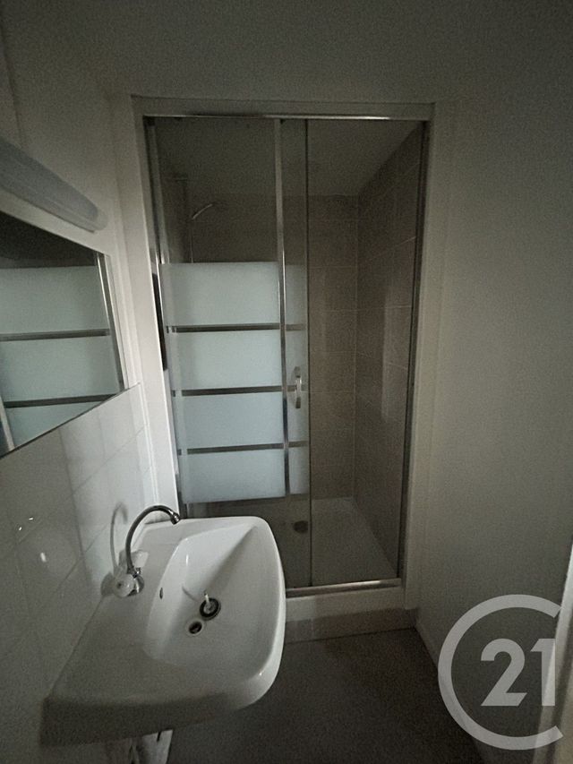 Appartement F2 &agrave; louer - 2 pi&egrave;ces - 33,36 m2 - Lisieux - 14 - BASSE-NORMANDIE