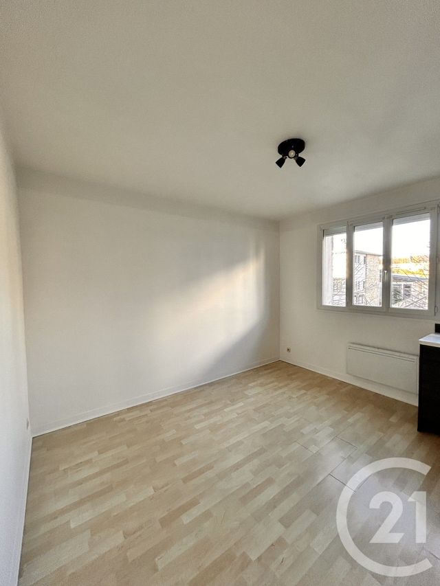 Appartement F3 &agrave; louer - 3 pi&egrave;ces - 44 m2 - Lisieux - 14 - BASSE-NORMANDIE