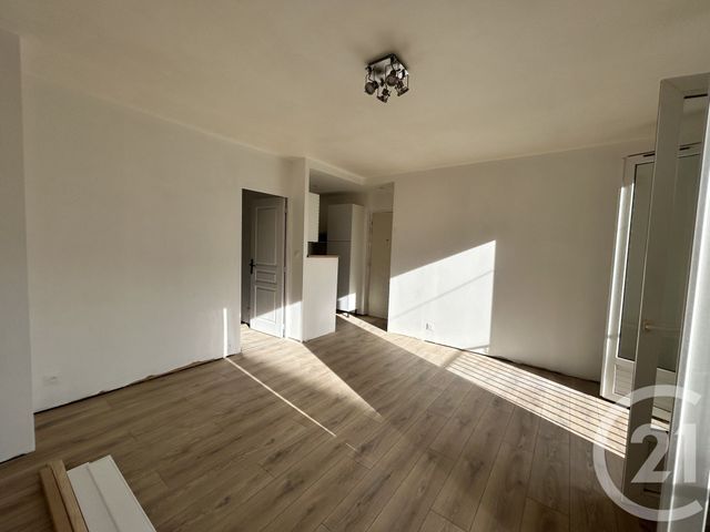 Appartement F2 &agrave; louer - 2 pi&egrave;ces - 32,89 m2 - Lisieux - 14 - BASSE-NORMANDIE