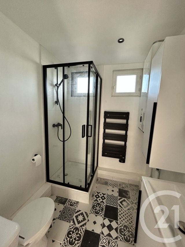 Appartement F2 &agrave; louer - 2 pi&egrave;ces - 32,89 m2 - Lisieux - 14 - BASSE-NORMANDIE