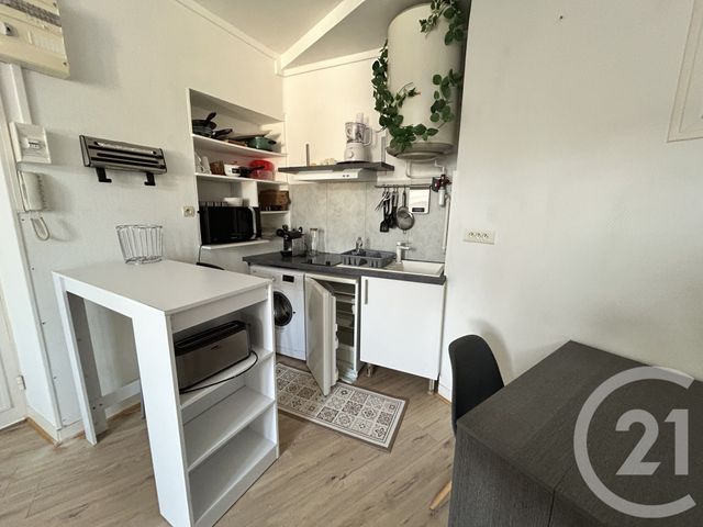 Appartement Studio &agrave; louer - 1 pi&egrave;ce - 23 m2 - Lisieux - 14 - BASSE-NORMANDIE