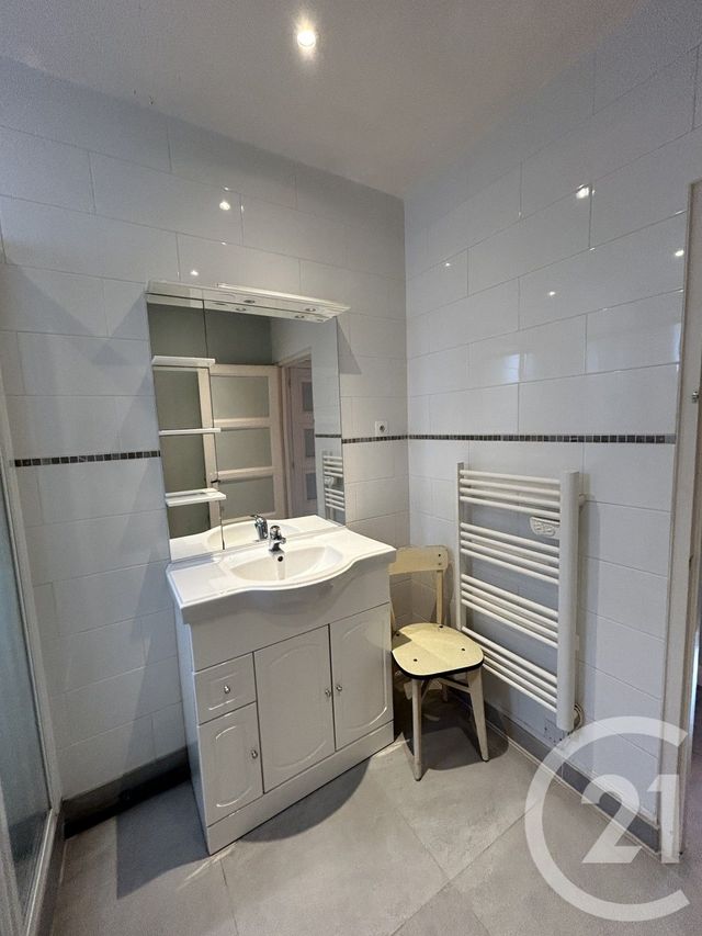 Appartement F2 &agrave; louer - 2 pi&egrave;ces - 47,50 m2 - Lisieux - 14 - BASSE-NORMANDIE