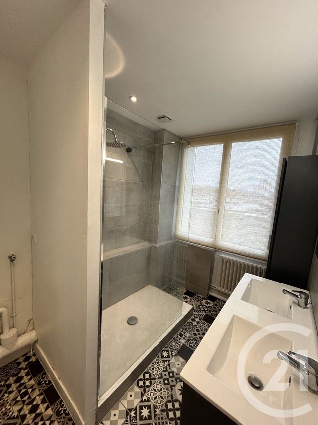 Appartement F3 &agrave; louer - 3 pi&egrave;ces - 63,54 m2 - Lisieux - 14 - BASSE-NORMANDIE