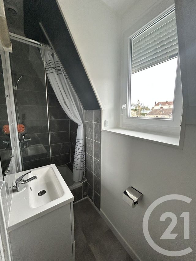 Appartement F2 &agrave; louer - 2 pi&egrave;ces - 27,41 m2 - Lisieux - 14 - BASSE-NORMANDIE