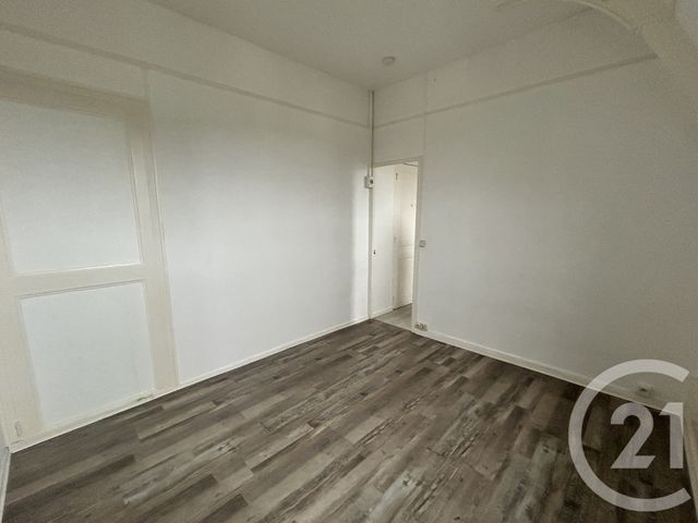 Appartement F2 &agrave; louer - 2 pi&egrave;ces - 27,41 m2 - Lisieux - 14 - BASSE-NORMANDIE