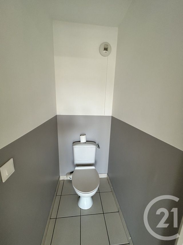 Appartement F2 bis &agrave; louer - 3 pi&egrave;ces - 55,07 m2 - Lisieux - 14 - BASSE-NORMANDIE