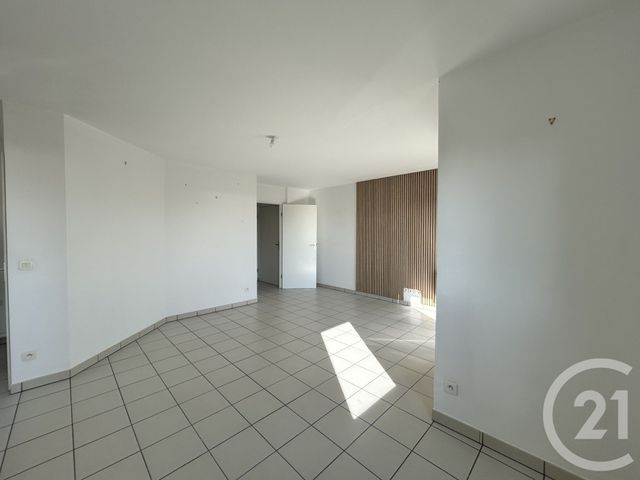 Appartement F2 bis &agrave; louer - 3 pi&egrave;ces - 55,07 m2 - Lisieux - 14 - BASSE-NORMANDIE