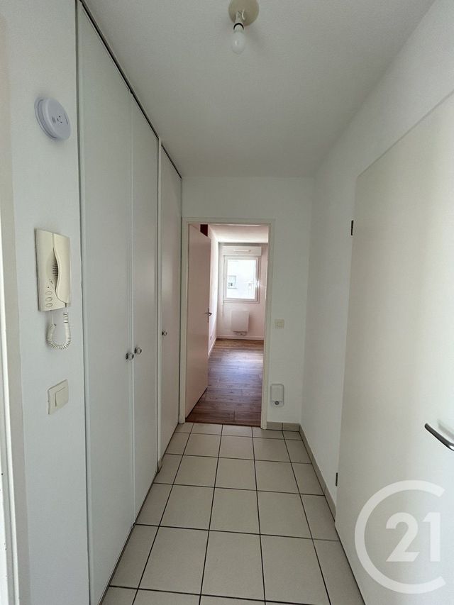 Appartement F2 bis &agrave; louer - 3 pi&egrave;ces - 55,07 m2 - Lisieux - 14 - BASSE-NORMANDIE