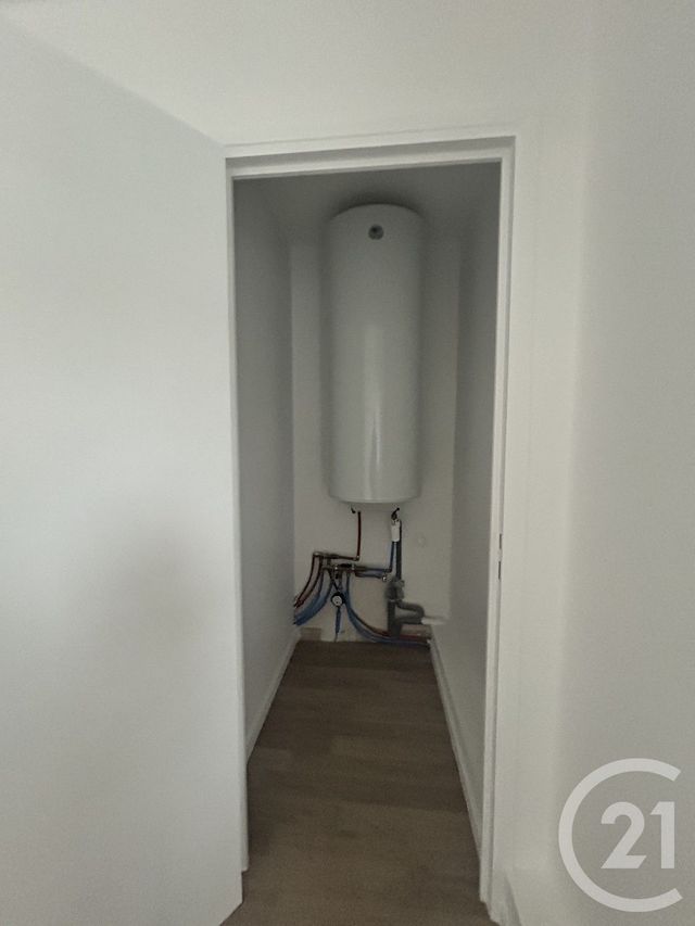 Appartement F3 &agrave; louer - 3 pi&egrave;ces - 60,40 m2 - Lisieux - 14 - BASSE-NORMANDIE