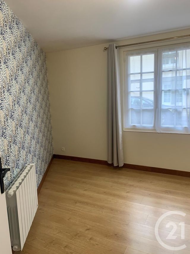 Appartement T2 &agrave; louer - 2 pi&egrave;ces - 31,92 m2 - Livarot Pays D Auge - 14 - BASSE-NORMANDIE