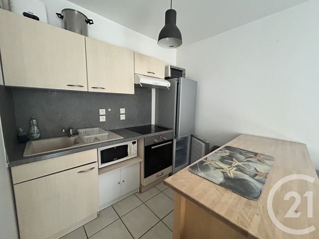 Appartement F2 &agrave; louer - 2 pi&egrave;ces - 43,40 m2 - Lisieux - 14 - BASSE-NORMANDIE