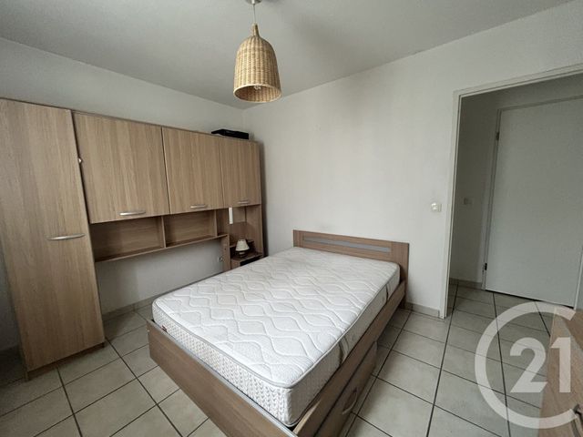 Appartement F2 &agrave; louer - 2 pi&egrave;ces - 43,40 m2 - Lisieux - 14 - BASSE-NORMANDIE