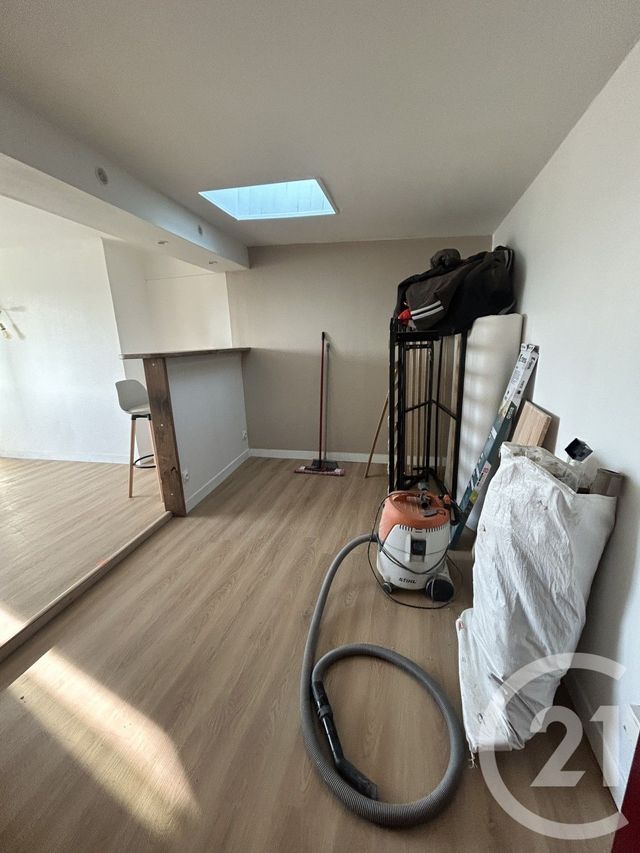 Appartement Studio &agrave; louer - 1 pi&egrave;ce - 23,07 m2 - Lisieux - 14 - BASSE-NORMANDIE