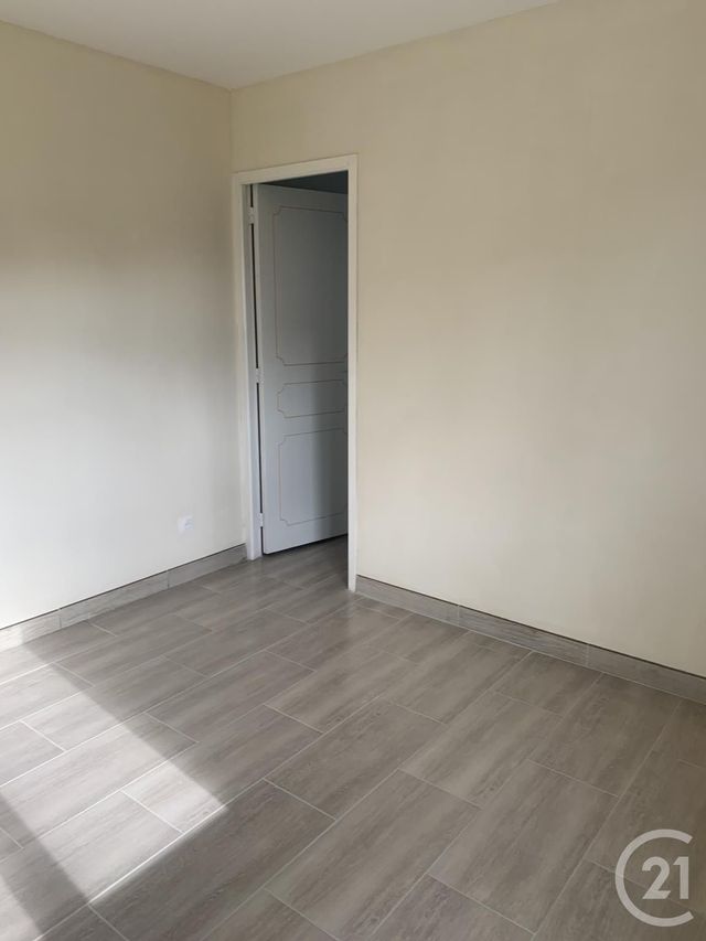 Maison &agrave; louer - 4 pi&egrave;ces - 108,69 m2 - Lisieux - 14 - BASSE-NORMANDIE