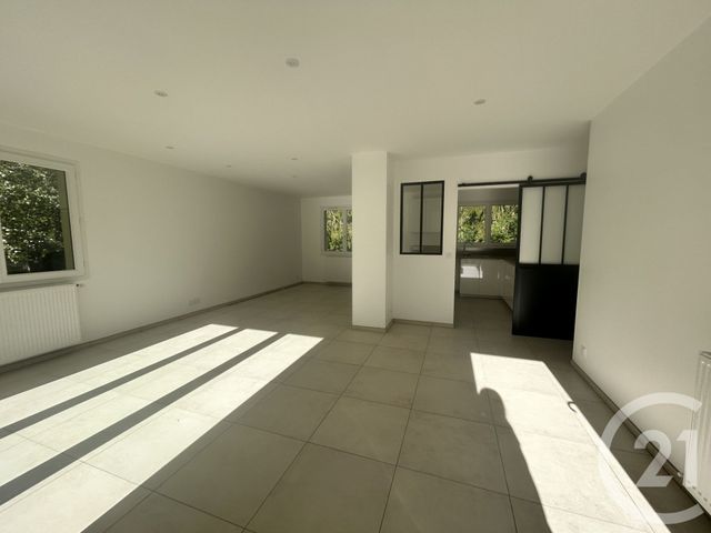 Maison &agrave; louer - 4 pi&egrave;ces - 87,61 m2 - Ouilly Le Vicomte - 14 - BASSE-NORMANDIE