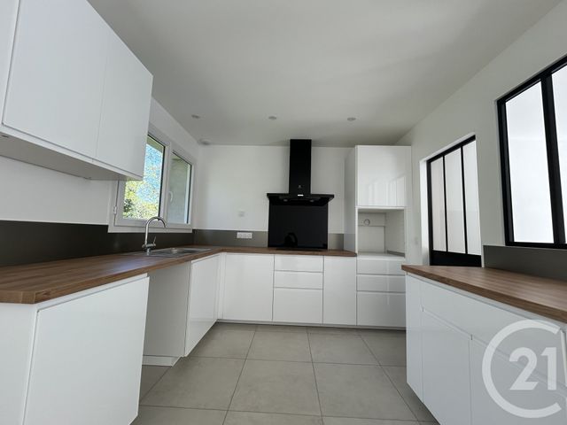 Maison &agrave; louer - 4 pi&egrave;ces - 87,61 m2 - Ouilly Le Vicomte - 14 - BASSE-NORMANDIE