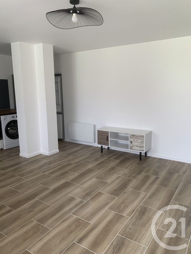 Maison &agrave; louer - 4 pi&egrave;ces - 80,48 m2 - Livarot Pays D Auge - 14 - BASSE-NORMANDIE
