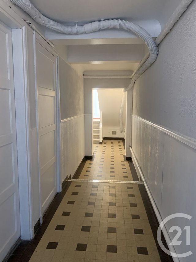 Appartement F3 &agrave; louer - 3 pi&egrave;ces - 38,50 m2 - Lisieux - 14 - BASSE-NORMANDIE
