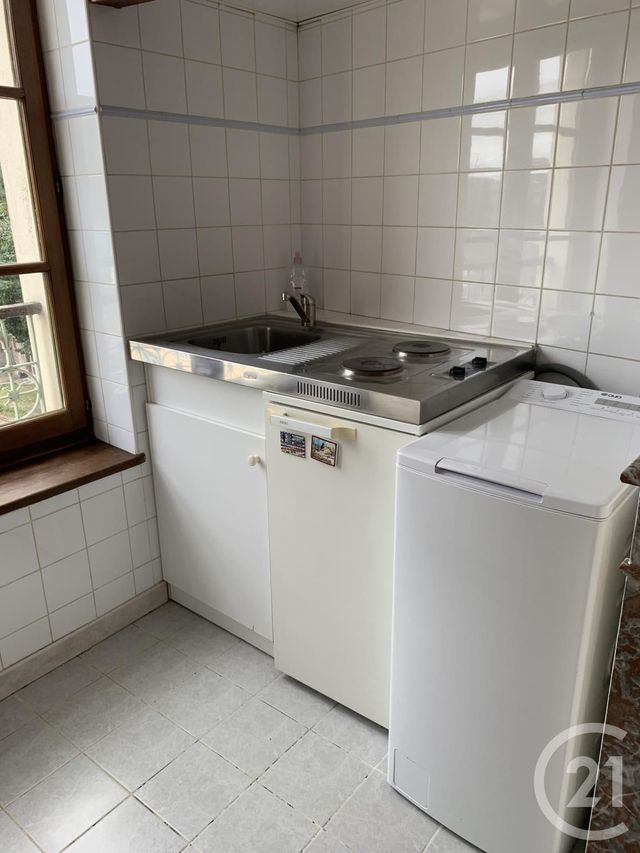 Appartement F2 &agrave; louer - 2 pi&egrave;ces - 36 m2 - Lisieux - 14 - BASSE-NORMANDIE