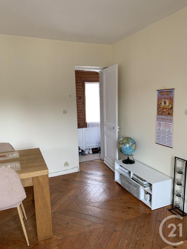 Appartement F2 &agrave; louer - 2 pi&egrave;ces - 36 m2 - Lisieux - 14 - BASSE-NORMANDIE