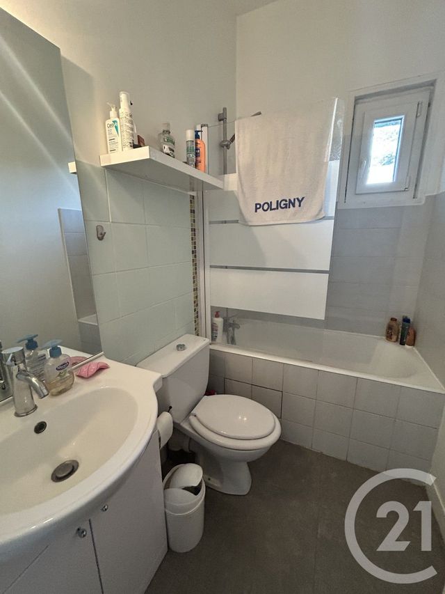 Appartement F2 &agrave; louer - 2 pi&egrave;ces - 39 m2 - Lisieux - 14 - BASSE-NORMANDIE