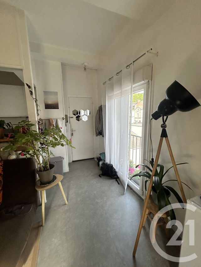 Appartement F2 &agrave; louer - 2 pi&egrave;ces - 39 m2 - Lisieux - 14 - BASSE-NORMANDIE