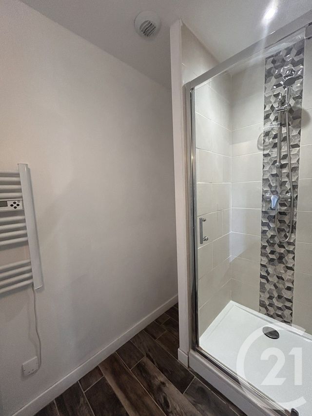 Appartement F2 &agrave; louer - 2 pi&egrave;ces - 34,40 m2 - Lisieux - 14 - BASSE-NORMANDIE