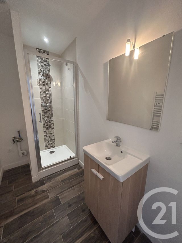Appartement F2 &agrave; louer - 2 pi&egrave;ces - 34,40 m2 - Lisieux - 14 - BASSE-NORMANDIE