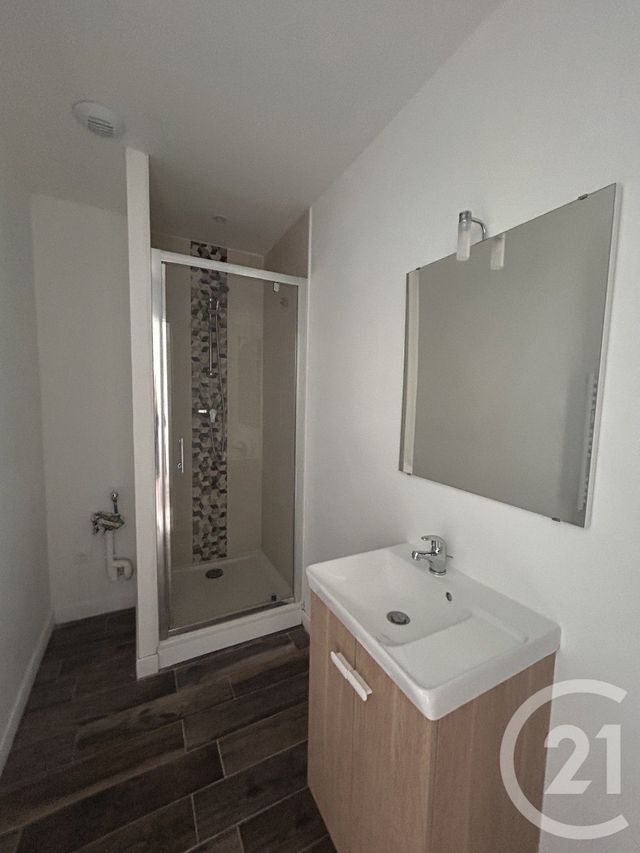 Appartement F2 &agrave; louer - 2 pi&egrave;ces - 34,40 m2 - Lisieux - 14 - BASSE-NORMANDIE