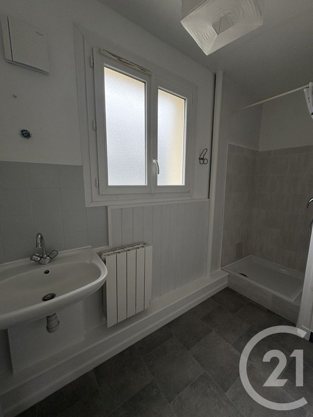 Appartement F3 &agrave; louer - 3 pi&egrave;ces - 64,30 m2 - Lisieux - 14 - BASSE-NORMANDIE