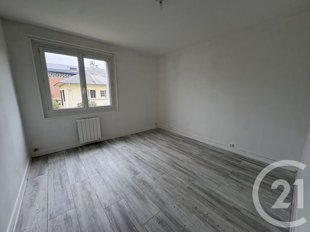 Appartement F3 &agrave; louer - 3 pi&egrave;ces - 64,30 m2 - Lisieux - 14 - BASSE-NORMANDIE