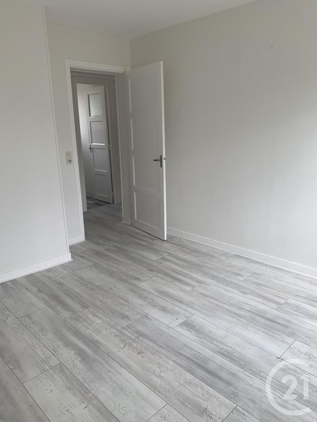 Appartement F3 &agrave; louer - 3 pi&egrave;ces - 64,30 m2 - Lisieux - 14 - BASSE-NORMANDIE
