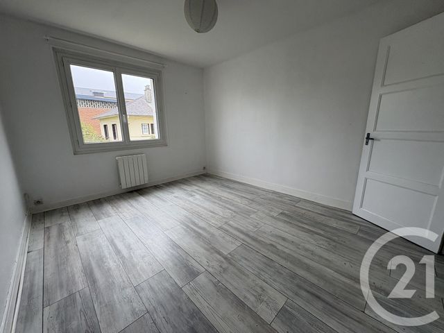 Appartement F3 &agrave; louer - 3 pi&egrave;ces - 64,30 m2 - Lisieux - 14 - BASSE-NORMANDIE