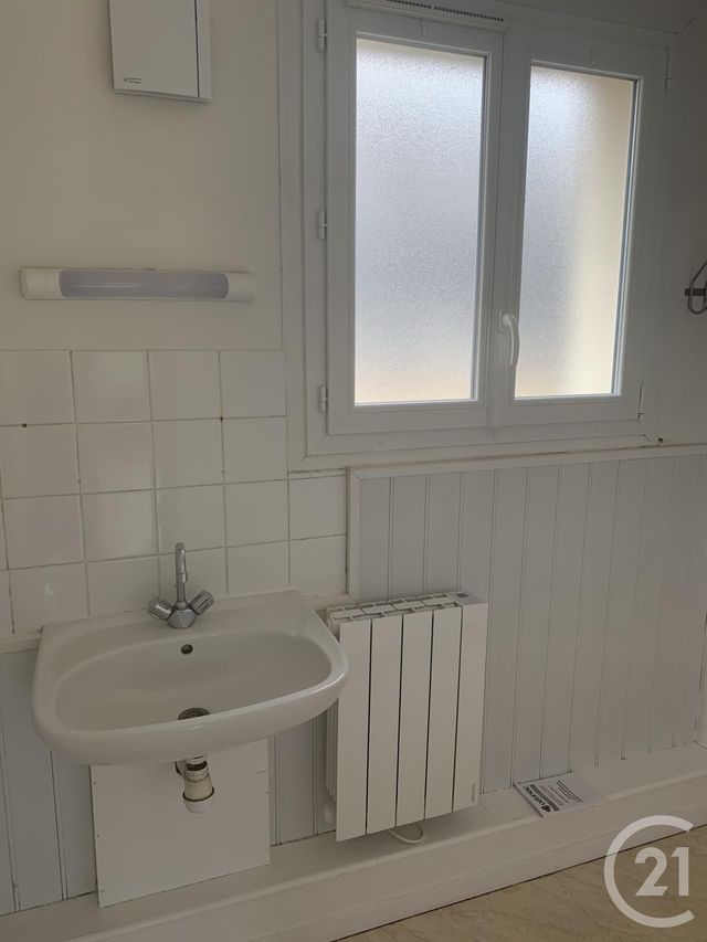 Appartement F3 &agrave; louer - 3 pi&egrave;ces - 64,30 m2 - Lisieux - 14 - BASSE-NORMANDIE